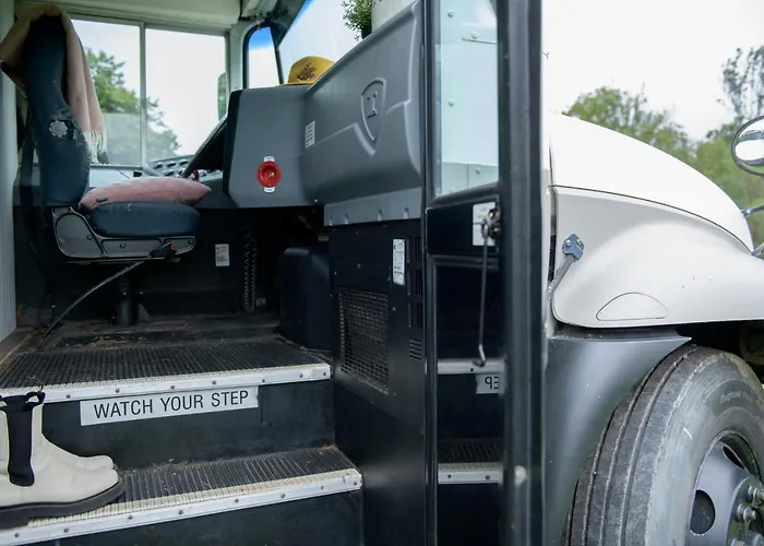 American School Bus Retreat With Hot Tub In Sussex Meadow