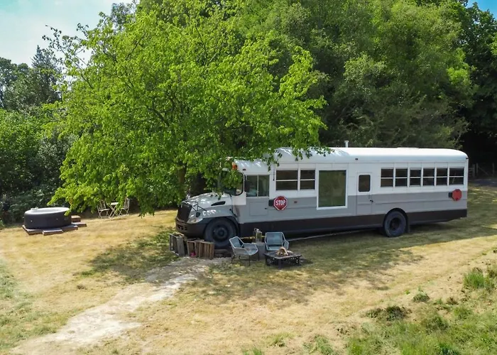 American School Bus Retreat With Hot Tub In Sussex Meadow