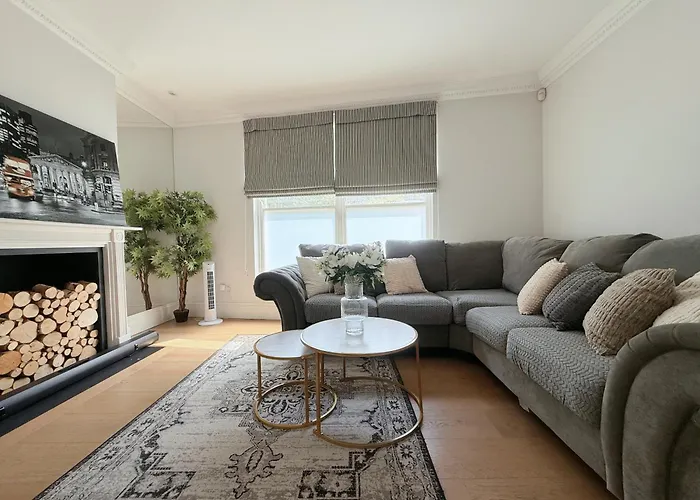 Spacious And Cosy 3Brs 5F House In Heart Of London
