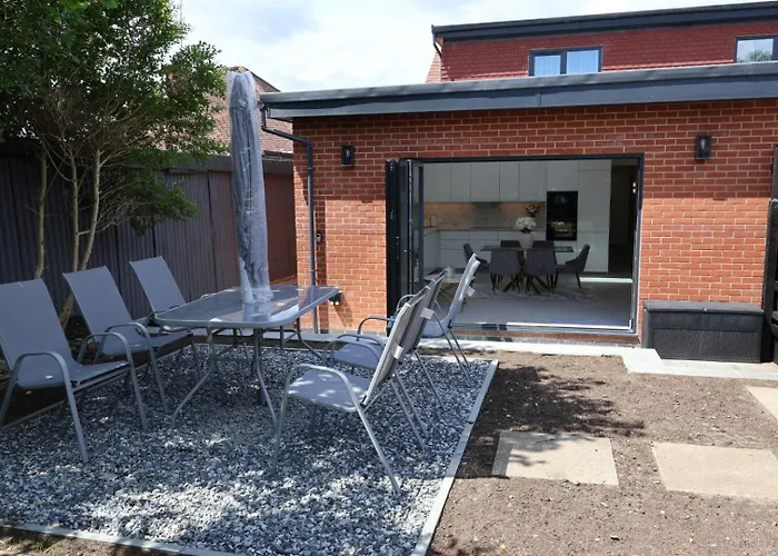 Luxury House For Families And Contractors, Namissuites Serviced Apartment - Farnborough