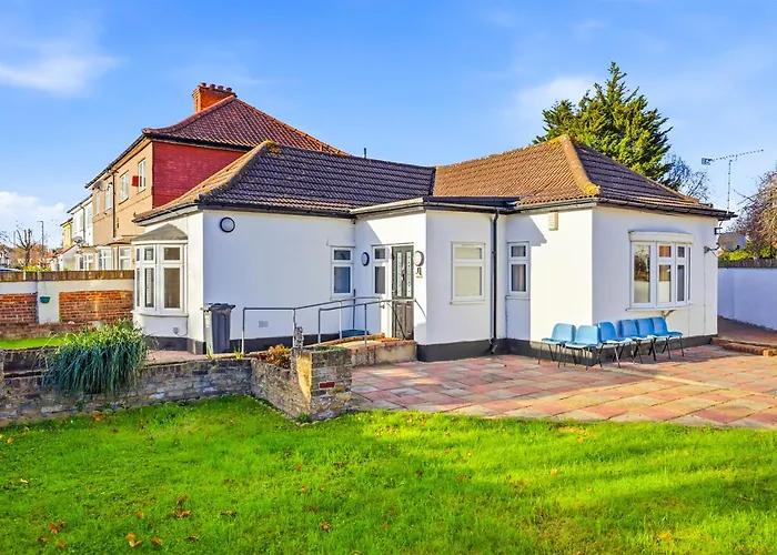 Nancy'S 3 Bedroom House Near Heathrow Airport